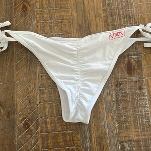 Vixxon Premium Swimwear Cheeky Scrunch Butt White Bottoms, Size Large
